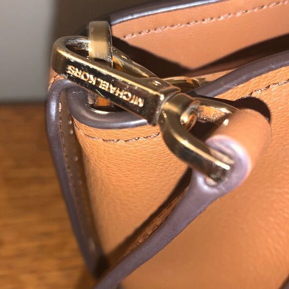 Michael Kors Avril Small Top Zip Satchel Crossbody MK Signature - Picture 9 of 16